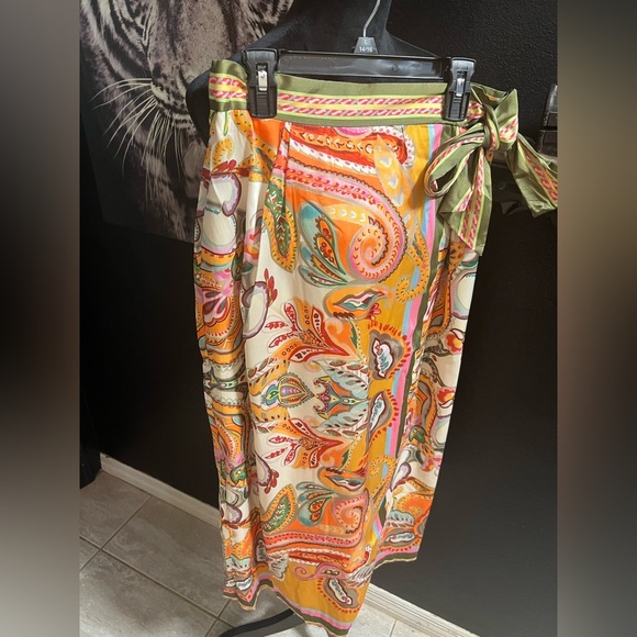 💚💛Elie Tahari paisley wrap maxi skirt💛SZ 4🧡💚NWT - Picture 1 of 13